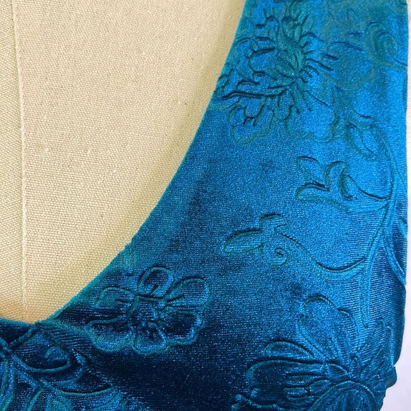 Velvet Festival Crop Top - Picture 2 of 6